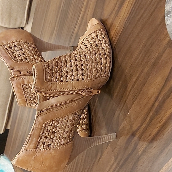 High heeled sandal from Aldo, size 8 - Picture 3 of 4